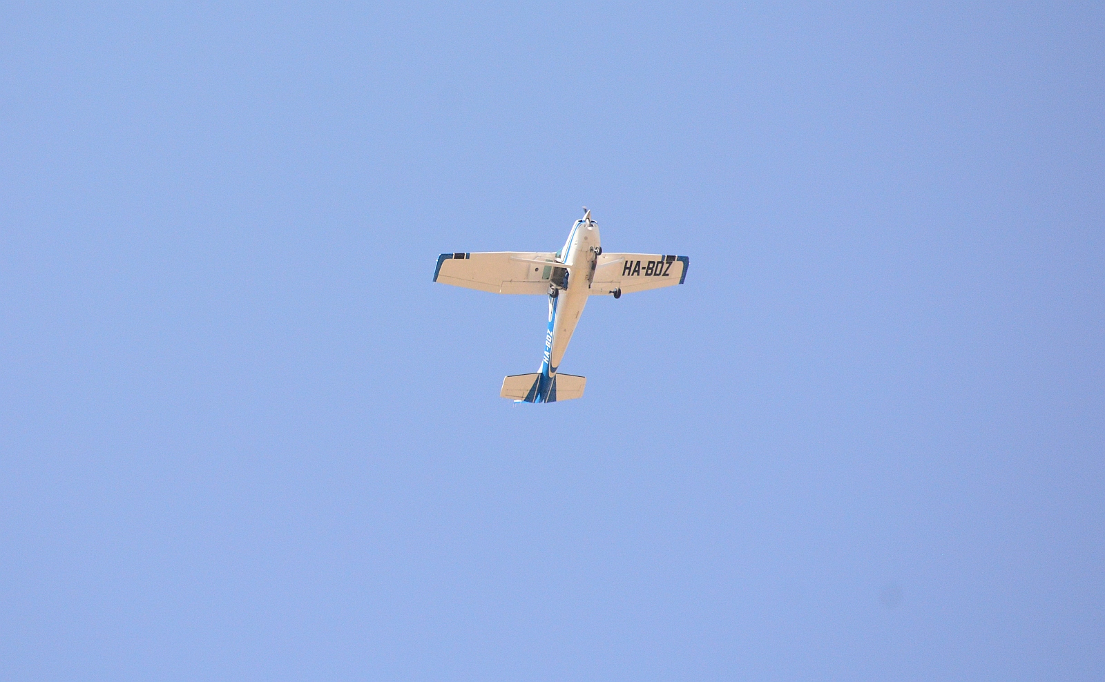 Légi megemlékezés - így szálltak Fehérvár fölött a repülők